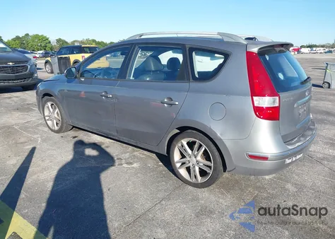 2011 Hyundai Elantra Touring Se z USA, uszkodzony, nr VIN KMHDC8AE3BU125261